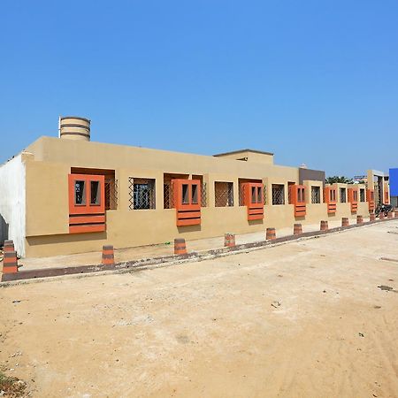 Hotel On Call Puri Laxmi Beach Resort 外观 照片